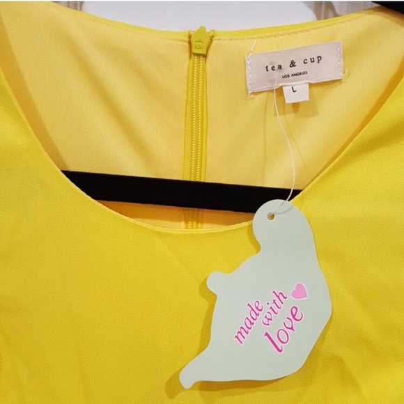 Beautiful yellow dress! - Picture 5 of 6